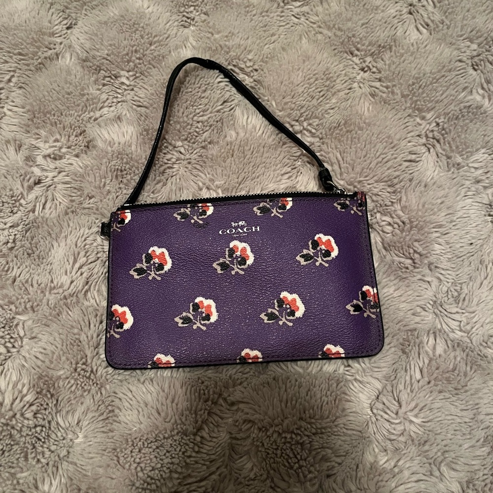 💜FLORAL COACH WRISTLET💜